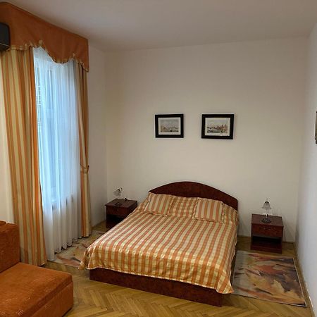 Party Villa Holiday Rent Balatonföldvár 外观 照片