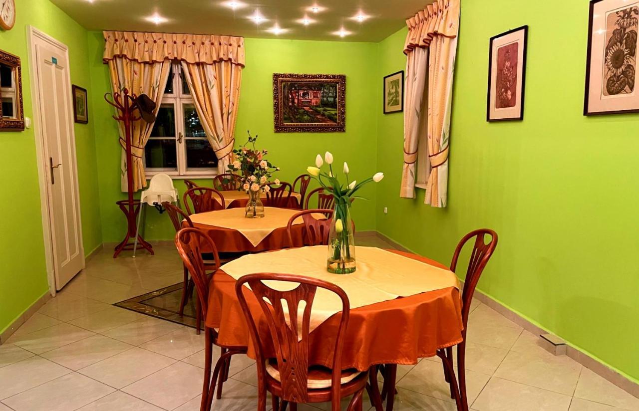 Party Villa Holiday Rent Balatonföldvár 外观 照片