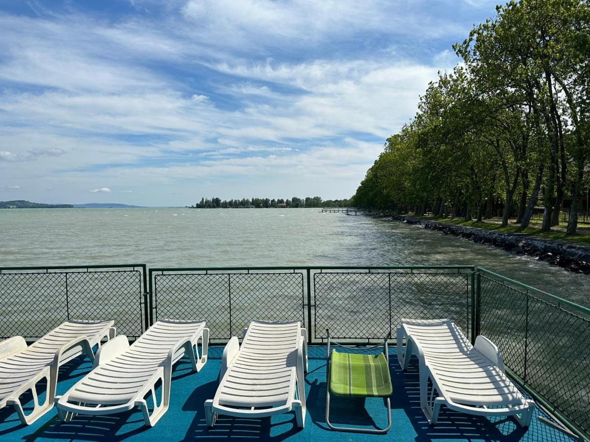 Party Villa Holiday Rent Balatonföldvár 外观 照片