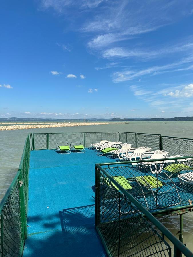 Party Villa Holiday Rent Balatonföldvár 外观 照片